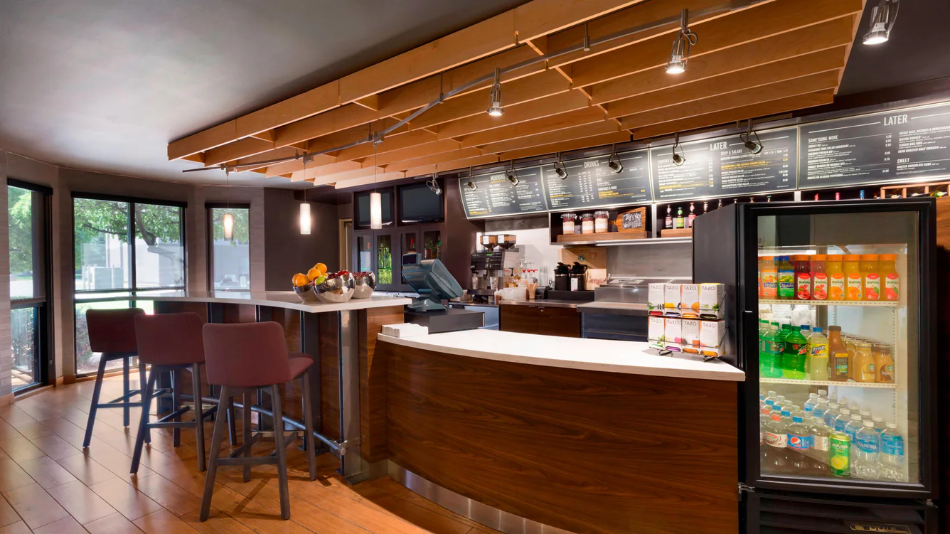 cakmt-bistro-0105-hor-wide